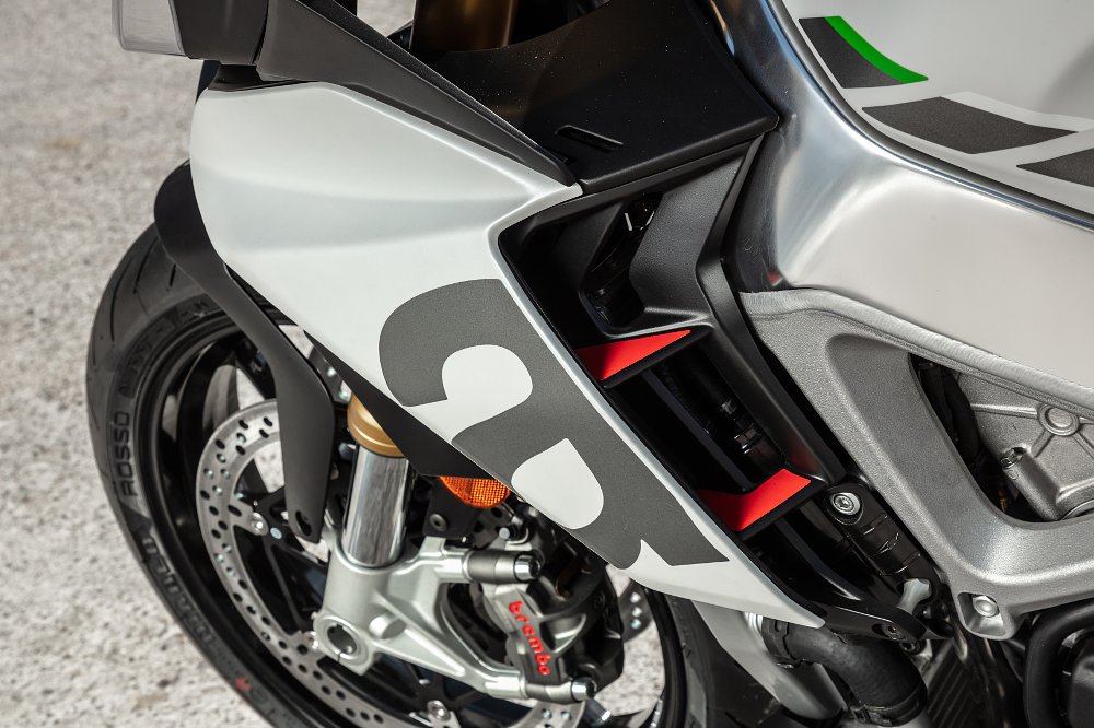 2021 Aprilia Tuono V4 fairing.