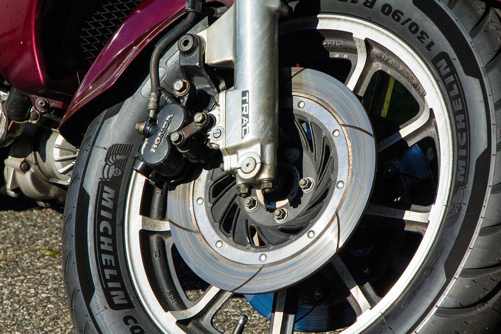Gold Wing front wheel, brakes and suspension