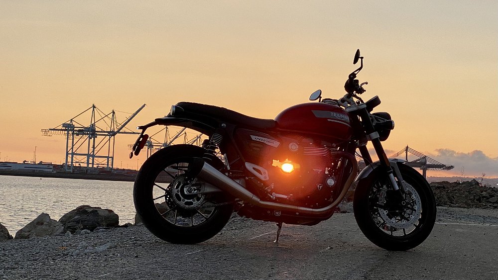 Triumph Speed Twin at sunset