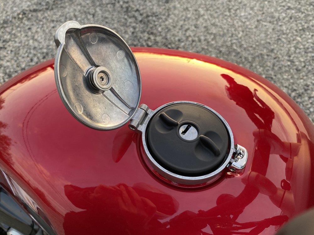 Triumph Speed Twin gas cap detail