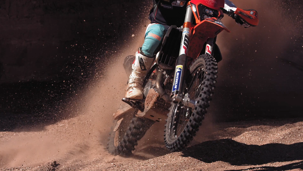 The Michelin Starcross 6 tires provide an excellent level of traction and confidence in a variety of terrains.