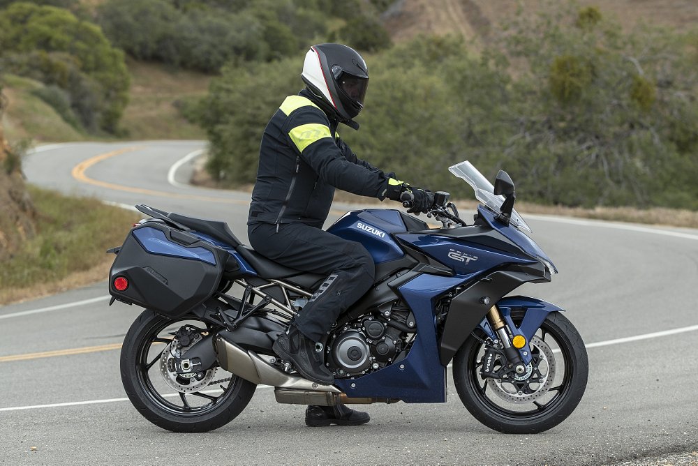 riding position of the Suzuki GSX-S1000GT+