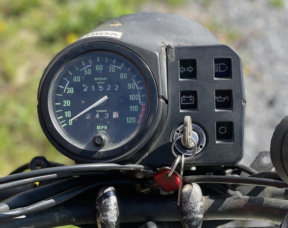 1981 BMW R 80 G/S dash and speedometer