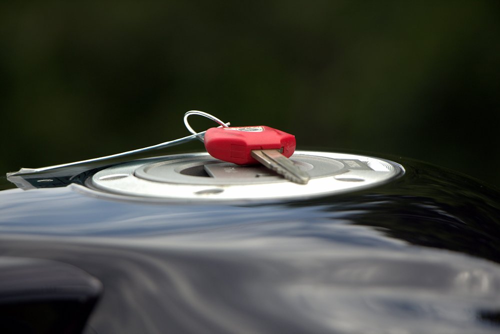 red key for the MT-01