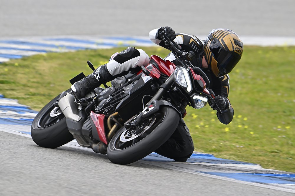 2024 Street Triple RS on track at Jerez.
