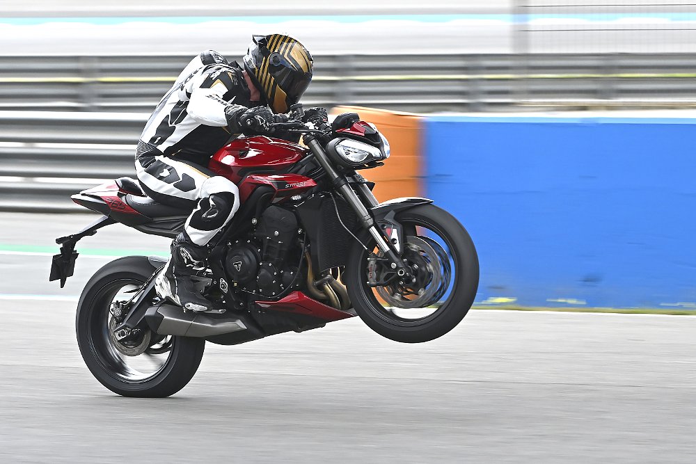 2024 Triumph Street Triple RS wheelie.