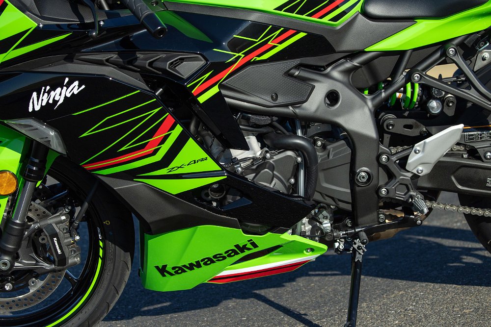 2023 Kawasaki ZX-4RR left-side fairing detail.