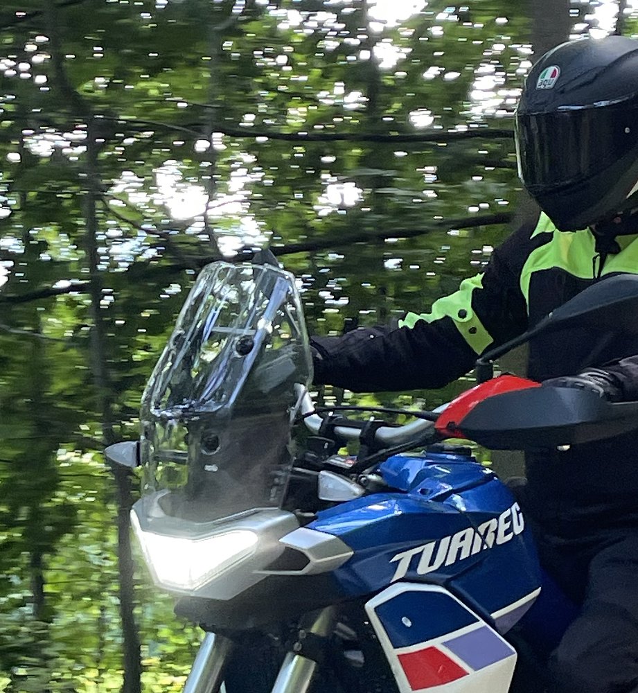 closeup of windscreen in riding shot