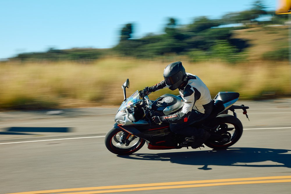 2023 CFMOTO 450SS action blur cornering shot