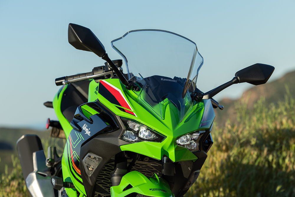 front view of the fairing and headlight