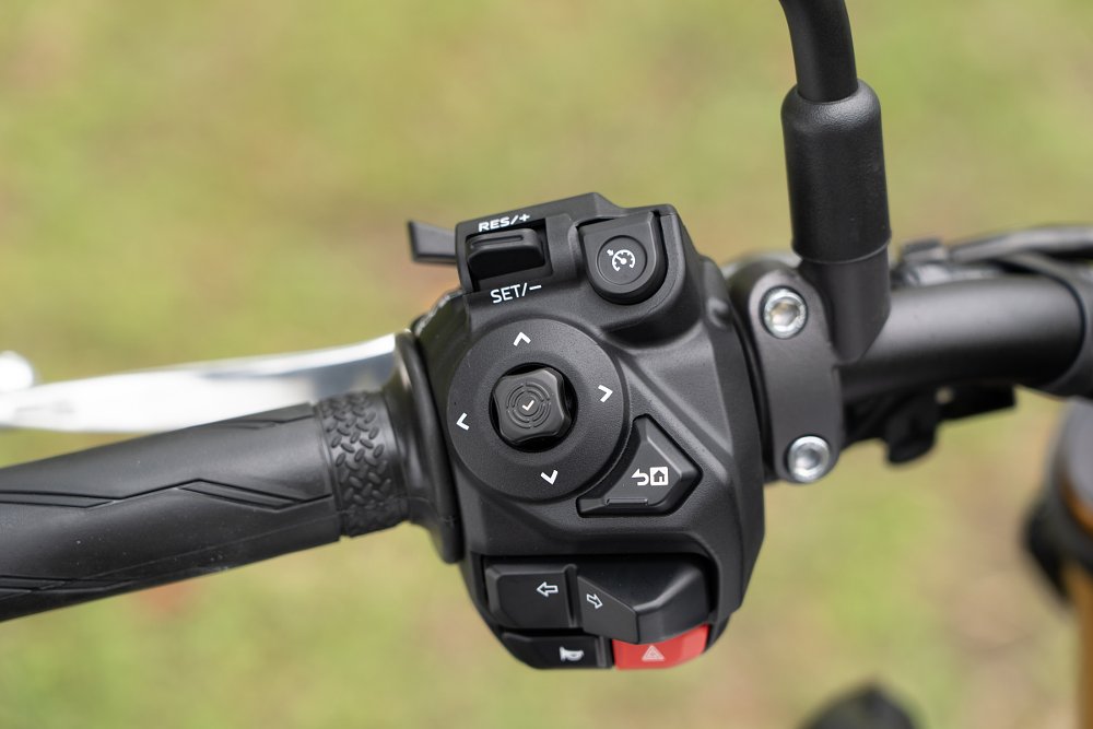 close shot of lefthand switchgear on the MT-09 SP