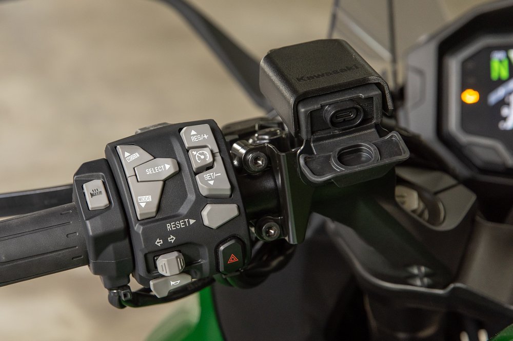 Left switchgear on Ninja 110SX SE