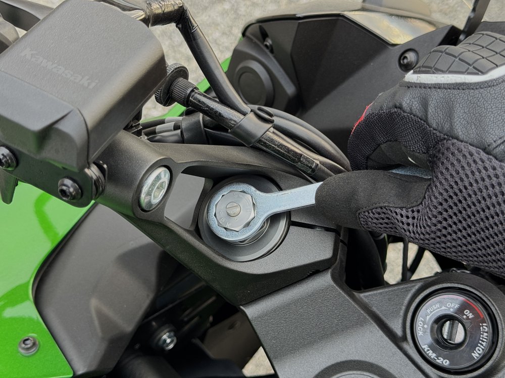 2025 Kawasaki Ninja 1100SX SE fork adjustment