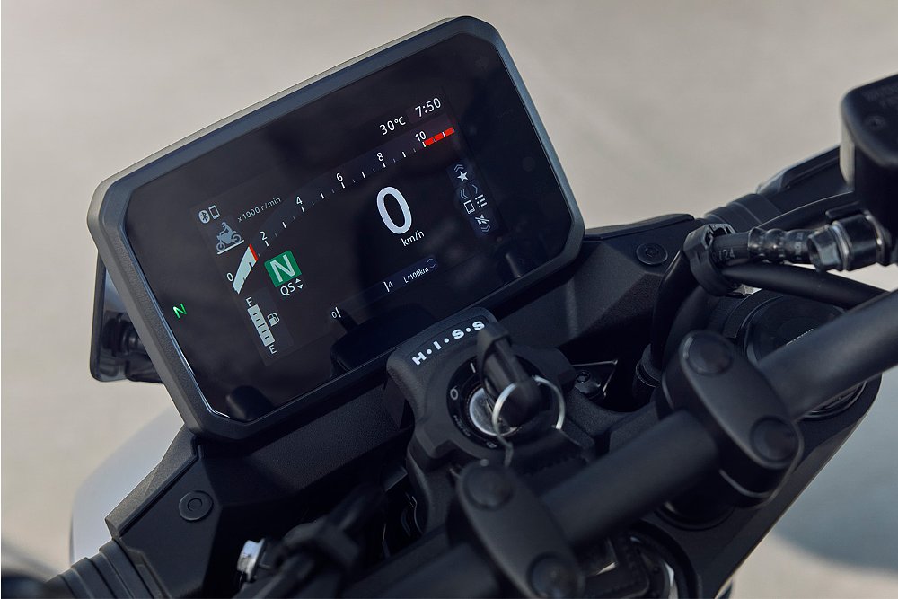 A close-up of the Honda CB750 Hornet's TFT dash.